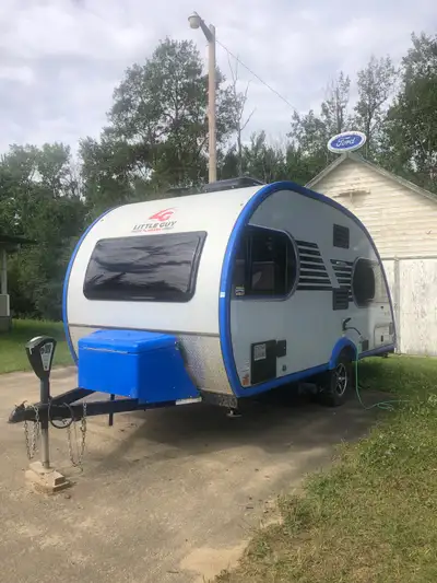 2020 Extreme Outdoors Little Guy Max 21Ft Travel Trailer. Sleeps 4, satellite Tv included, 2 Tvs. Pr...
