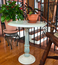 Table d’appoint en marbre restaurée