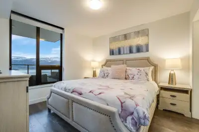 Private bedroom in 2b2b+den sub-penthouse, in Brooklyn building in downtown Kelowna Bathroom is priv...