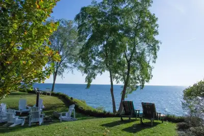 Luxury Waterfront 2 Beds 2 Baths Condo Burlington