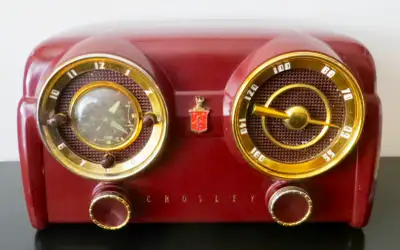PAST and PRESENT ANTIQUES - CROSLEY RADIO - STARBURST CLOCKS MCM, View more
