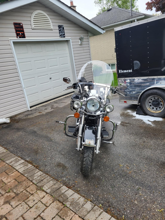 2009 ROAD KING in Touring in Oshawa / Durham Region - Image 4