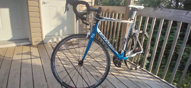 Vélo de route Cannondale Six Carbon 2010 in Road in Saguenay - Image 3