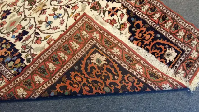 VERY FINE PERSIAN RUG in Rugs, Carpets & Runners in Markham / York Region - Image 9