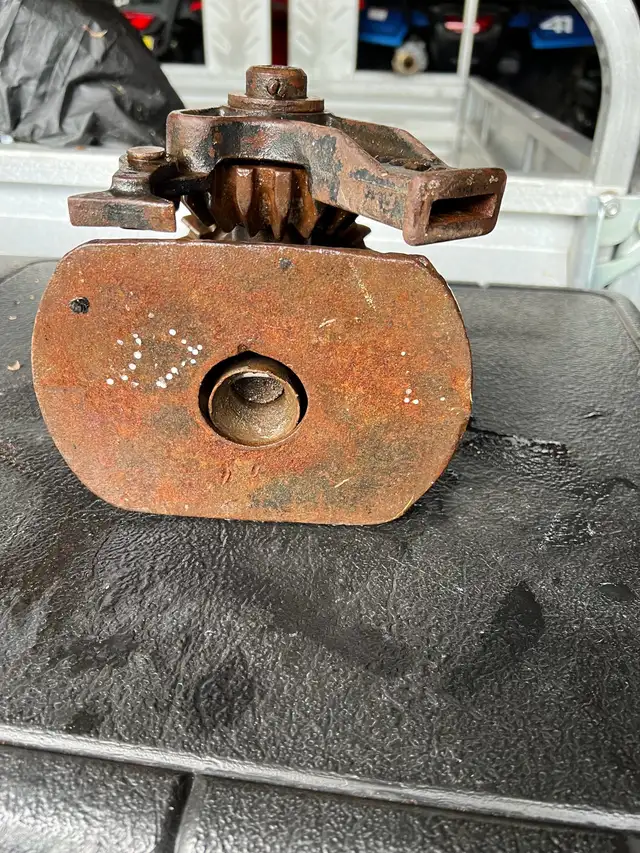 Vintage Car Jack in Arts & Collectibles in Winnipeg - Image 6