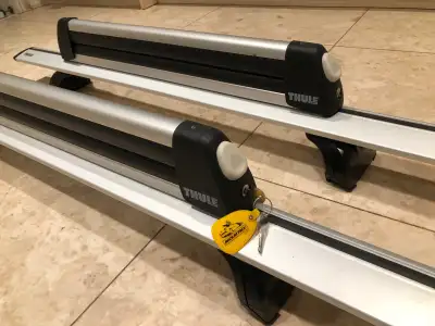 Thule Audi Q3 Roof Rack Crossbars with Ski Rack/Snowboard Rack. Fit Q3.in mint condition. Hold up to...