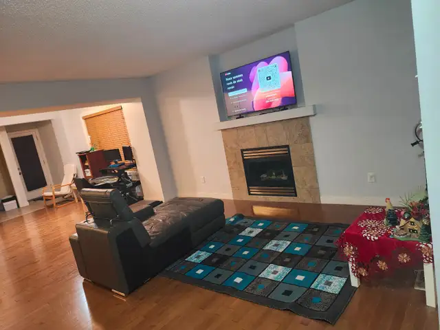 For rent 3 bed+ bonus room with 2.5 bath $2,300 plus utilities. in Long Term Rentals in Edmonton - Image 2