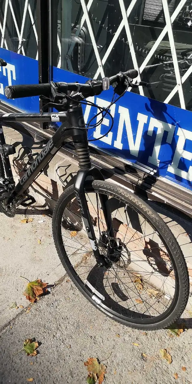 Super vélo de route in Road in City of Montréal - Image 3