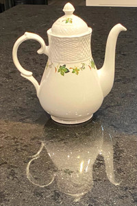 Vintage Simpson MarlboroughEnglish Coffee / Teapot