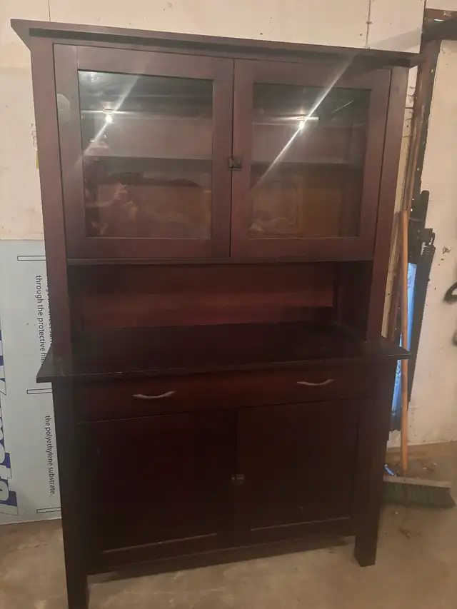 Wooden Hutch/Buffet in Hutches & Display Cabinets in Muskoka - Image 3