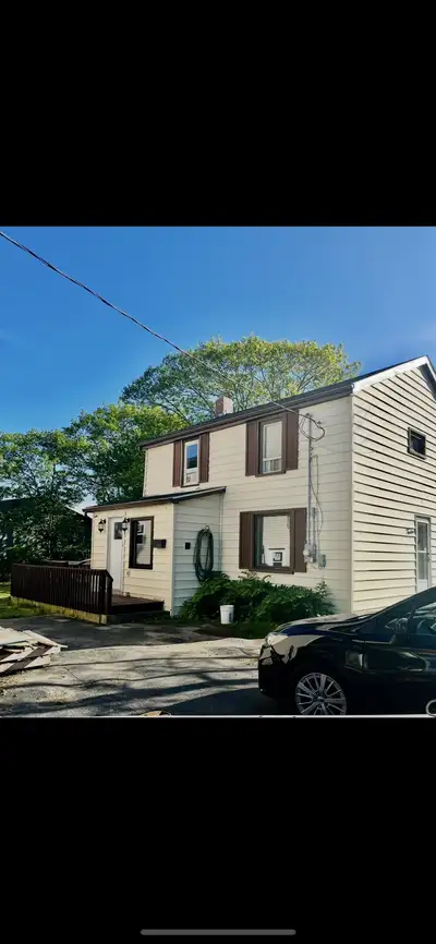 This is a cosy Saltbox cottage for long term or short term short rental Feb 1 st. Dates can be sligh...