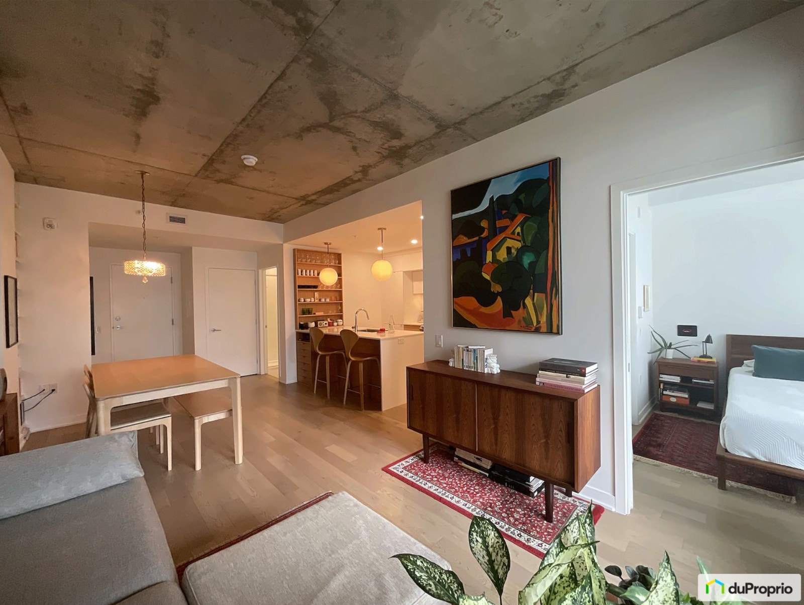 SUPERBE CONDO 3 1/2 À AIRE OUVERTE — photo 1