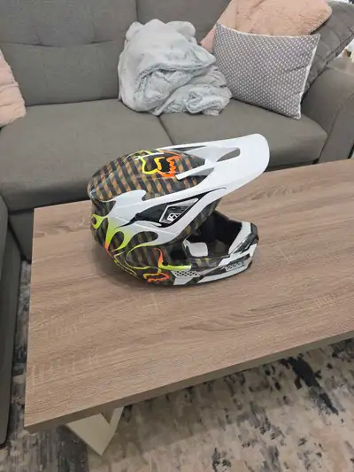 Brand new, had this helmet for a while but it's too big for me, mint condition, comes in the origina...