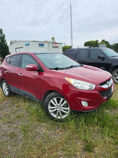 2013 , 213,000 kms. Runs but motor needs work. New all weather tires fall 2024. Need it gone. locate...