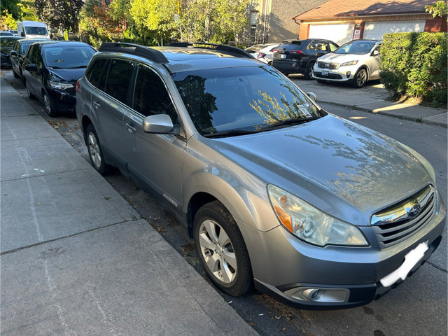 2010 Subaru Outback 2.5 - As is in Cars & Trucks in City of Toronto - Image 2