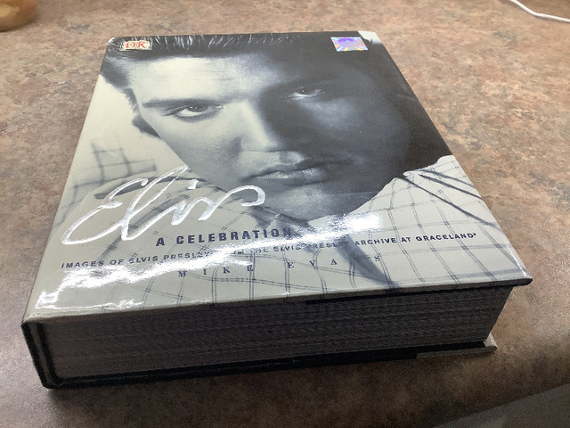 Elvis a Celebration——-large Book in Non-fiction in Oshawa / Durham Region - Image 2