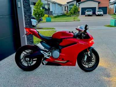 Exactly like the title states, have a red Ducati 959 Panigale. Bought this from Calgary. Second owne...