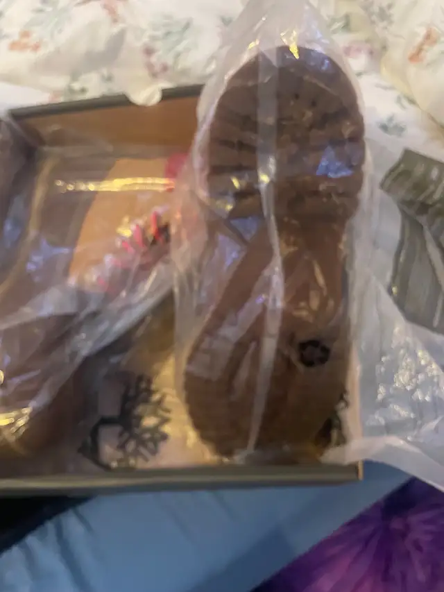 Timerland Boots 6” Premium Size 11.5 in Men's Shoes in Mississauga / Peel Region - Image 4