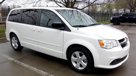 2013 dodge gr caravan in Cars & Trucks in Sudbury