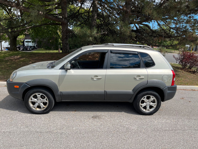 2009 HYUNDAI TUCSON GL***4WD**V6***ONLY $2,490.00!! in Cars & Trucks in City of Toronto - Image 4
