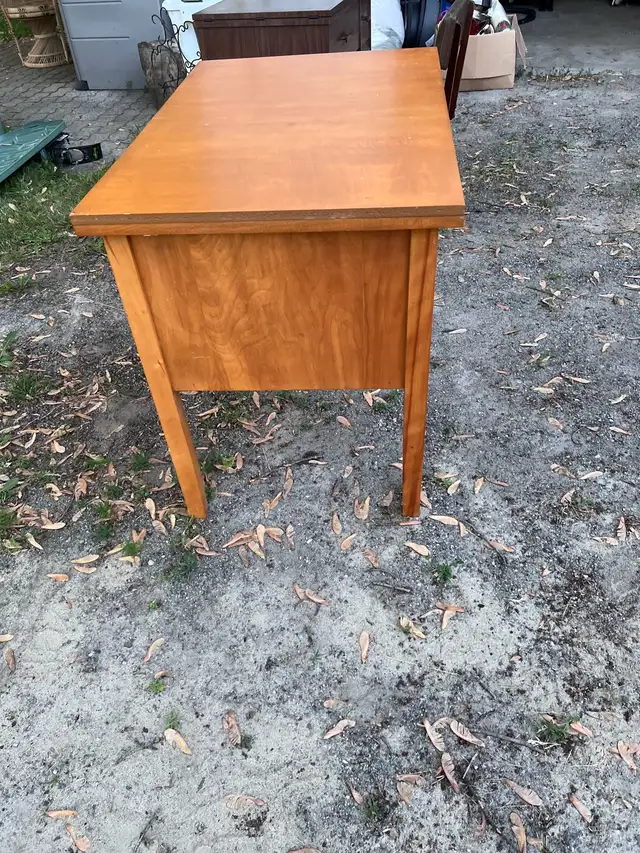Antique Desk in Desks in Ottawa - Image 3