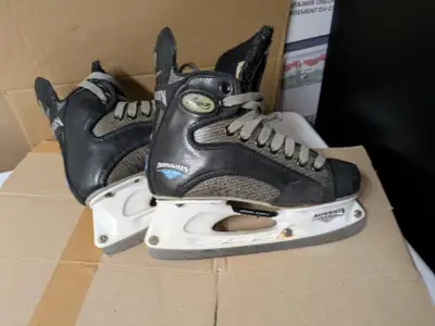 Mission AMP Ice Skates Size 6.5 US, View more