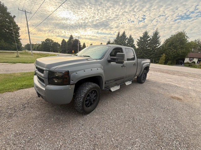 2007.5 duramax  in Cars & Trucks in Oshawa / Durham Region - Image 3