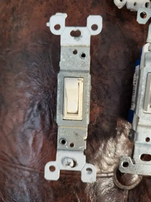 Light switches63006662137729122
