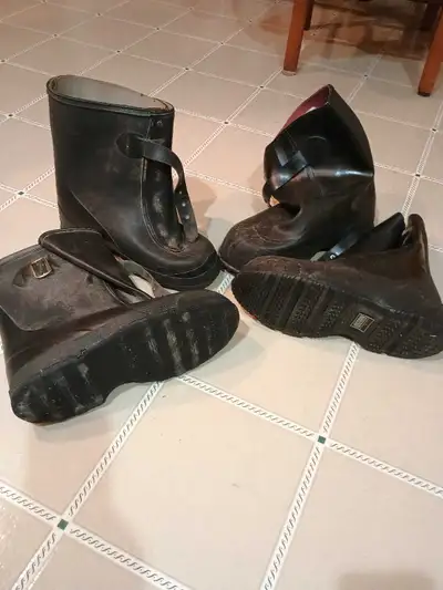 Couvres bottes de travail Acton gr.7 Comme neufs, View more