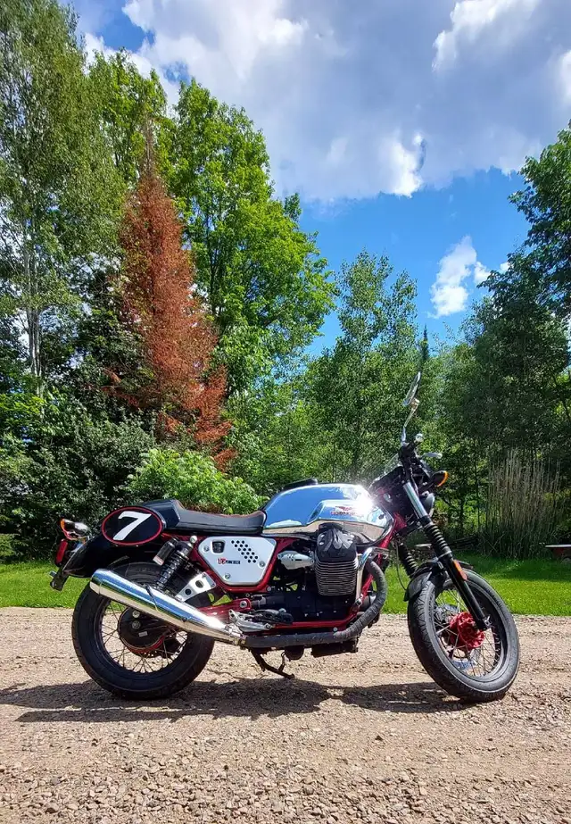 2013 Moto Guzzi V7 Racer Limited Edition in Street, Cruisers & Choppers in Trenton - Image 10
