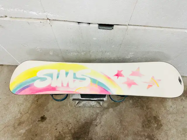 Like new Sims snowboard 125 cm with Sims bindings in Snowboard in Markham / York Region - Image 8