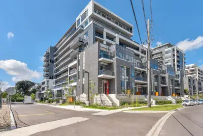 2 Bedroom Luxury Condo - Downtown Guelph - 73 Arthur Street S.