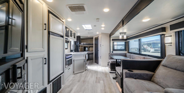 Reluctantly Selling: Jayco WhiteHawk 29BH w/ Slide, Fireplace... in Travel Trailers & Campers in Revelstoke - Image 6