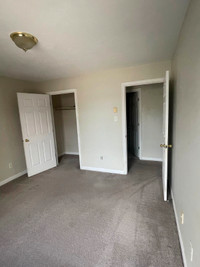 (550/month)1 Bedroom in a 3bedroom Apartment Close to Downtown