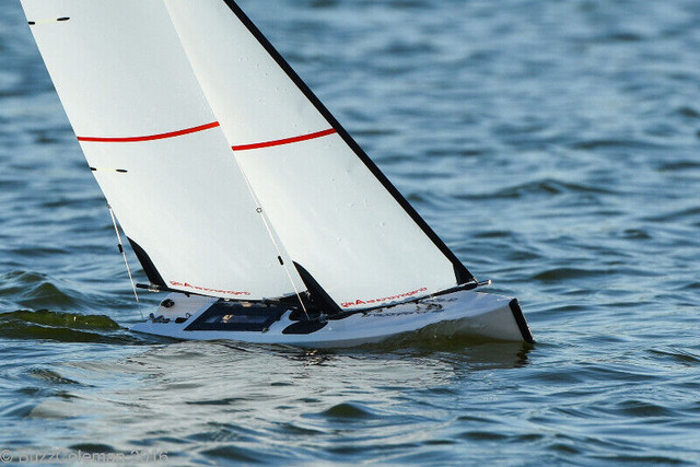 New Joysway DragonForce 65 V7 RC Sailboat/ Yacht RTR DF65 in Hobbies & Crafts in Vancouver - Image 4