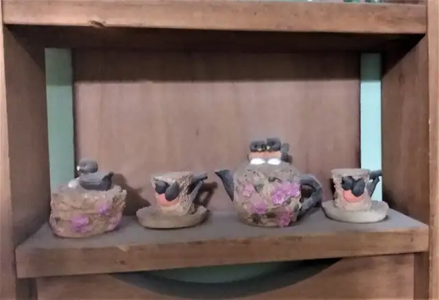Wooden Shelf and Miniatures in Home Décor & Accents in Mississauga / Peel Region - Image 5