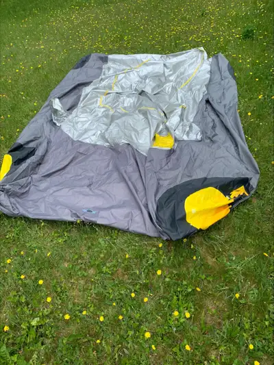 Mini Cooper car cover BMW high quality Factory Car Cover, in Like New condition. Folds up into Zippe...