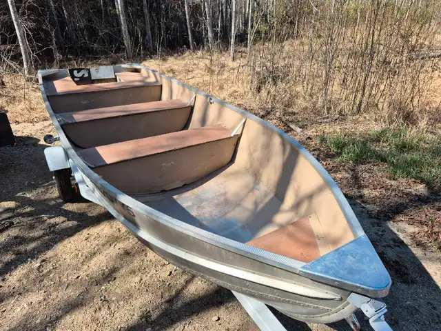 (SOLD PENDING FINAL PAYMENT)Misty RIVER 14 FT BOAT AND trailer in Powerboats & Motorboats in Saskatoon - Image 3