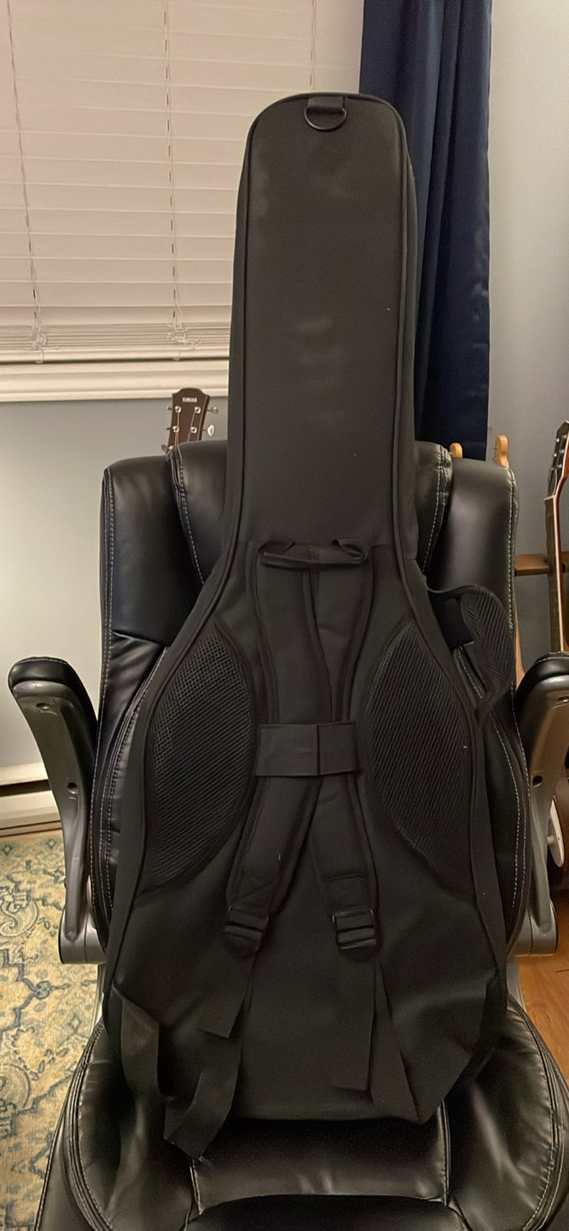 Solo deluxe gigbag/ 15mm thick padding in Guitars in Ottawa - Image 2