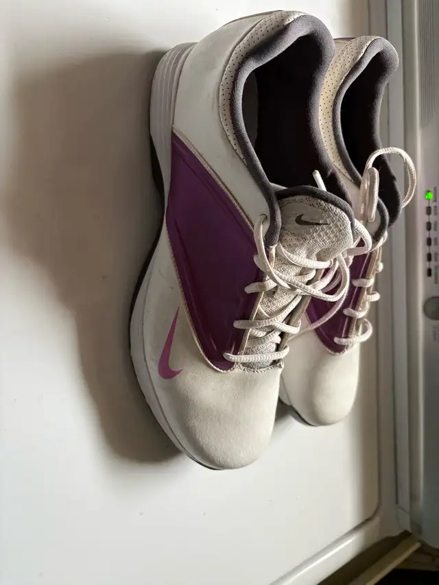 Nike golf shoes women’s 10 in Golf in Guelph - Image 2