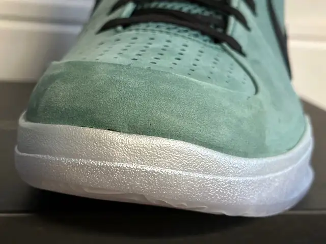 DS Nike Kobe 4 IV Protro Girl Dad Suede Bicoastal Size 10+10.5 in Men's Shoes in City of Toronto - Image 7