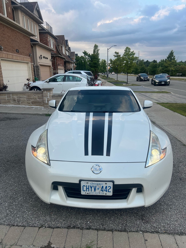 white Nissan 370Z in Cars & Trucks in Mississauga / Peel Region - Image 4