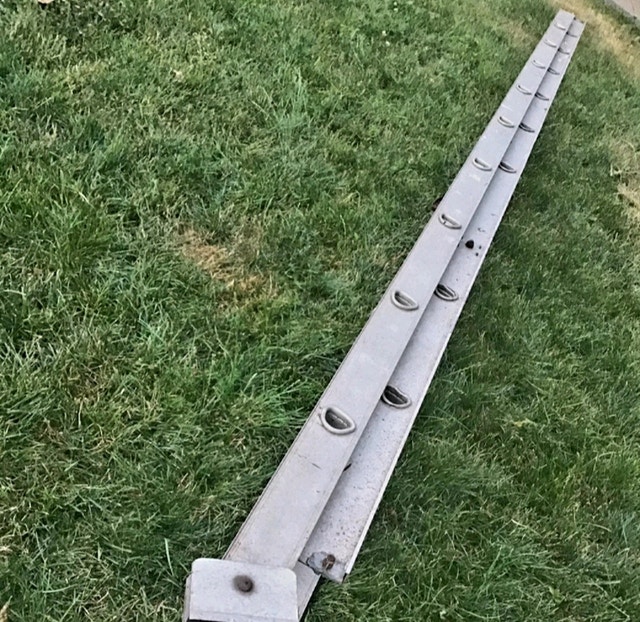 20 FOOT EXTENSION LADDER CONSTRUCTION GRADE USED Ladders