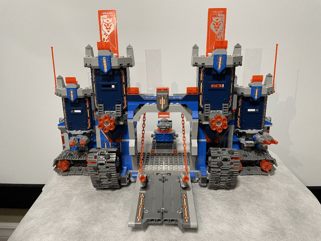 Lego Nexo Knights #70317 - The Fortrex in Toys & Games in Markham / York Region - Image 3