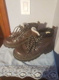  BOOTS HIKERS