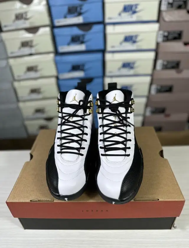 Jordan 12 Retro Taxi in Men's Shoes in Mississauga / Peel Region - Image 4