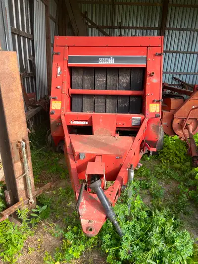 - 3 bale thrower wagons $3000 each - Case Ih 8430 round baler compact tractor compatible $7500 - New...