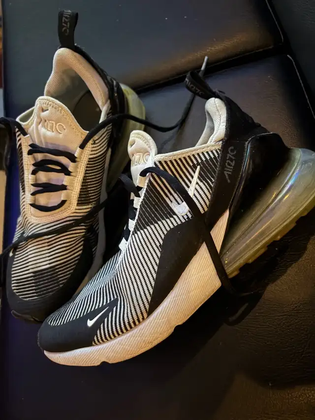 Nike Air Max 270 - Size 7.5  Black White - $55  for quick sale in Men's Shoes in Mississauga / Peel Region - Image 6