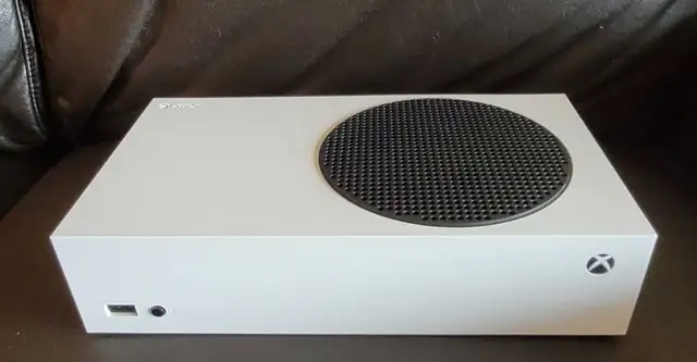 Xbox series s bundle in Xbox Series X & S in City of Montréal - Image 4