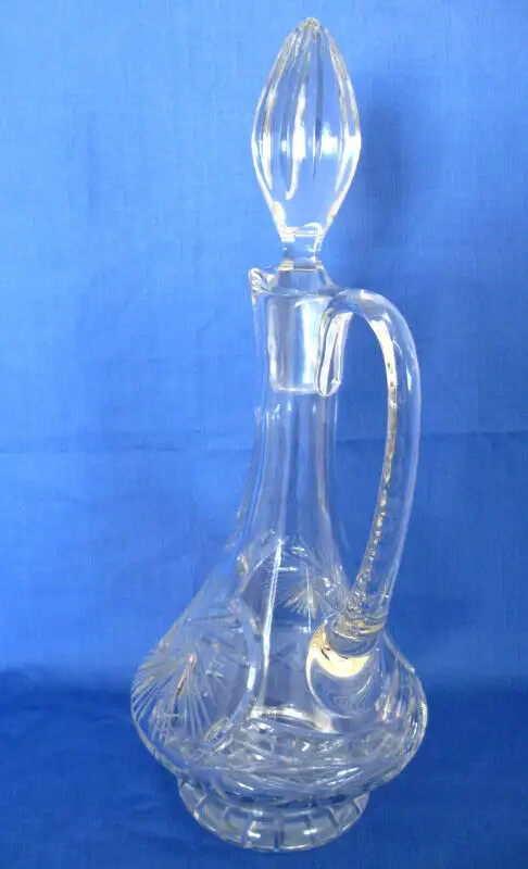 CARAFE  CRYSTAL VINTAGE PINWHEEL CRYSTAL DECANTER in Arts & Collectibles in West Island - Image 4